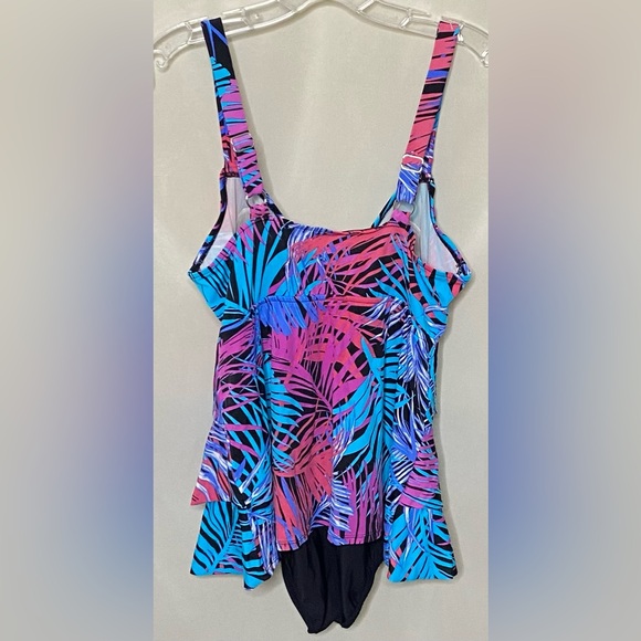 Croft & Barrow Colorful Palm Leaf Ruffled Tiered Swimsuit/Dress/Tankini - Picture 5 of 6